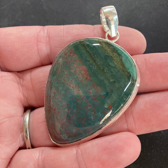 Bloodstone Heliotrope Crystal Stone Jewelry Pendant - Picture 6 of 8